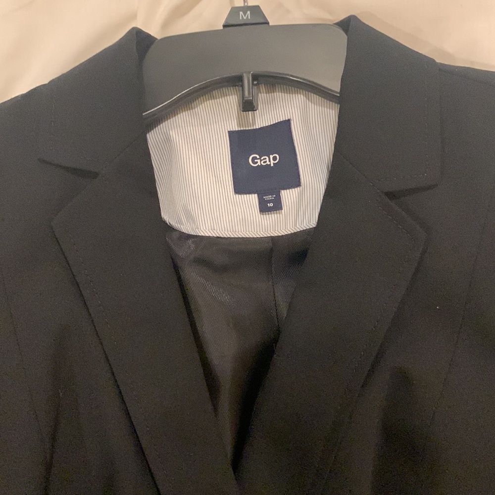 Gap - Picture 2 of 3